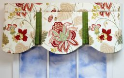 Pleated Scalloped Valance - Samanta Coral Crimson